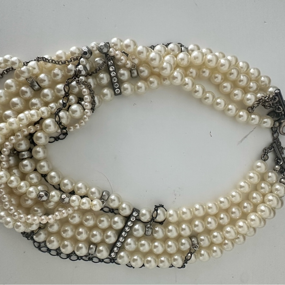 Elegant Pearl and Silver Necklace